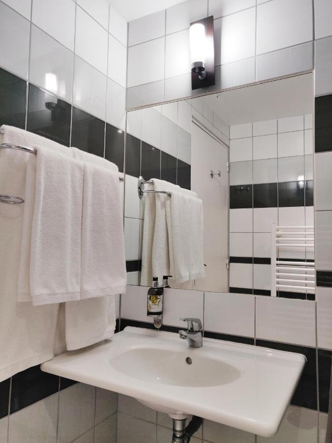 Logis Hotel Le Richelieu - Royan Atlantique ซูชง ภายนอก รูปภาพ