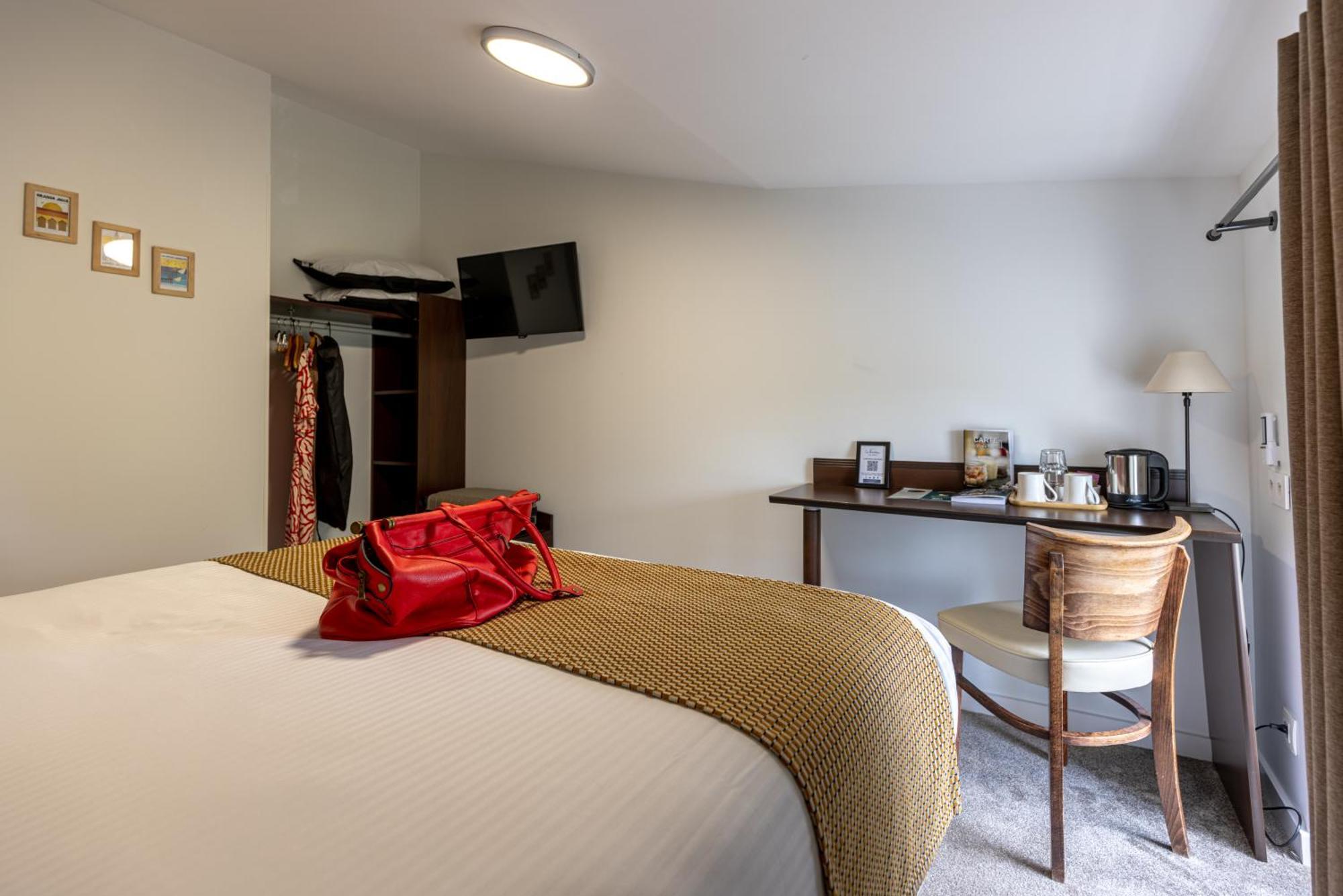 Logis Hotel Le Richelieu - Royan Atlantique ซูชง ภายนอก รูปภาพ