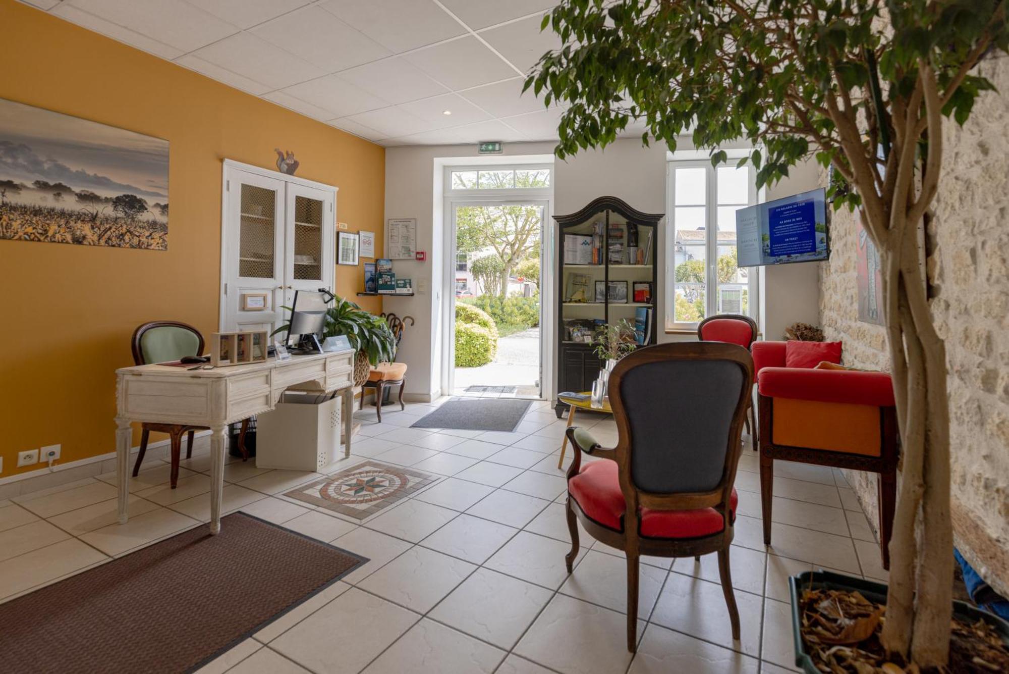 Logis Hotel Le Richelieu - Royan Atlantique ซูชง ภายนอก รูปภาพ