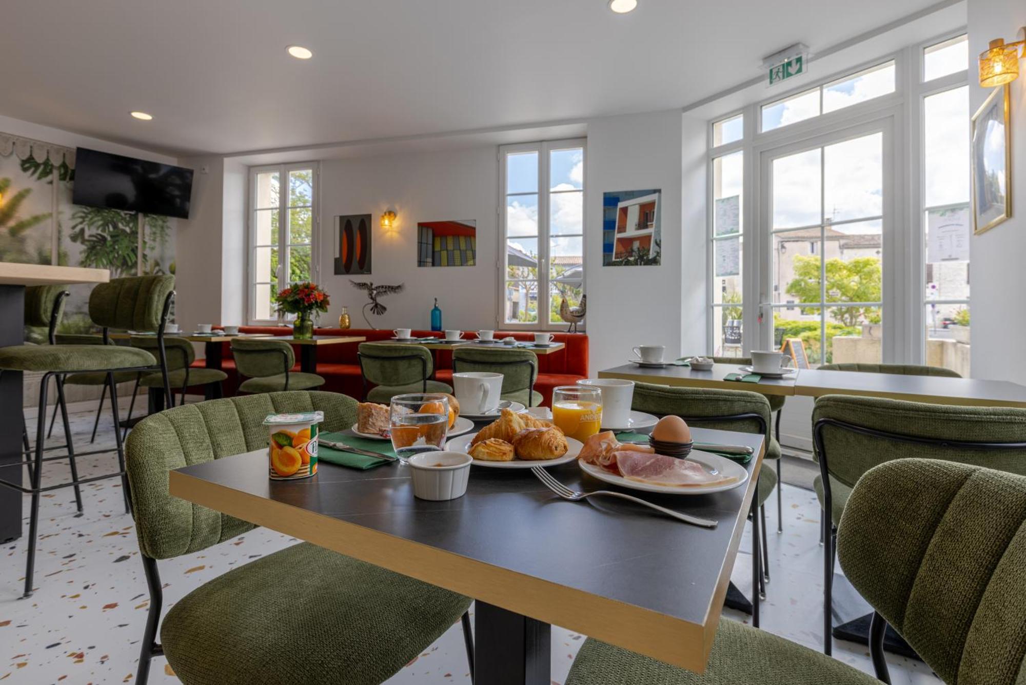 Logis Hotel Le Richelieu - Royan Atlantique ซูชง ภายนอก รูปภาพ
